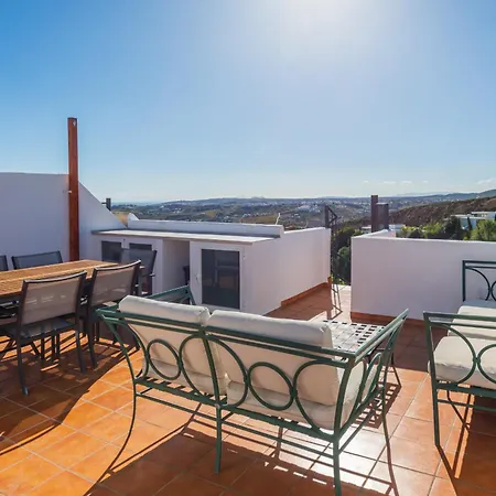 Apartment Hacienda Ii 2445 Pensamiento Casares